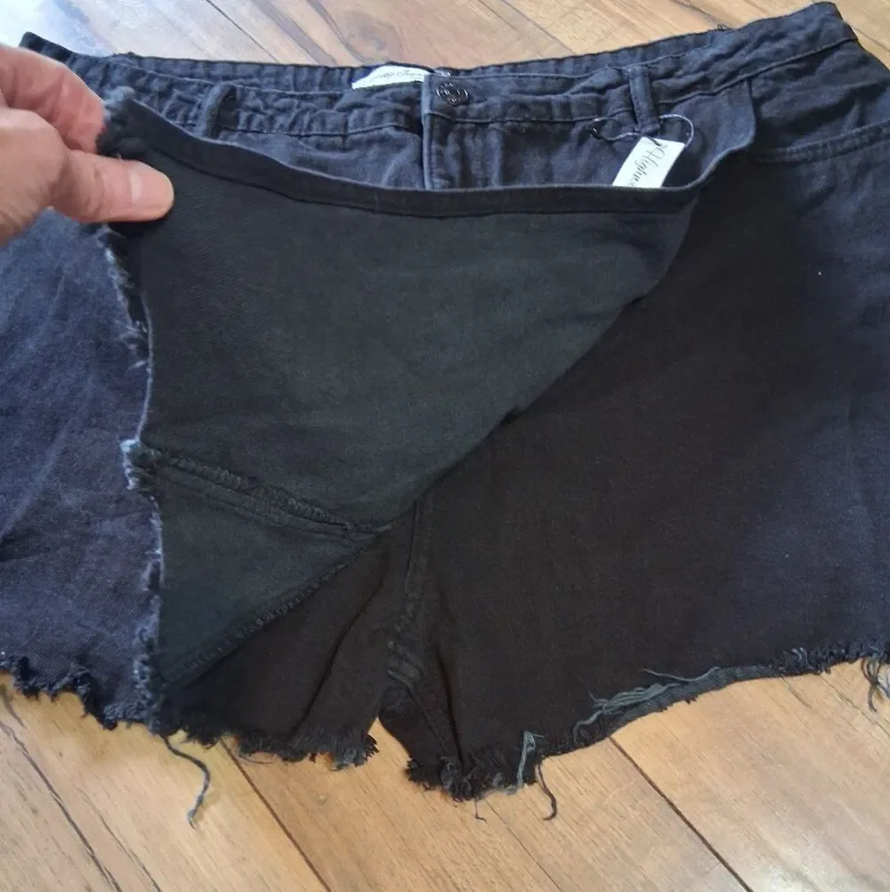Highway Jeans Womens Skort Size 20W Black Denim Distressed Raw Hem Cotton New